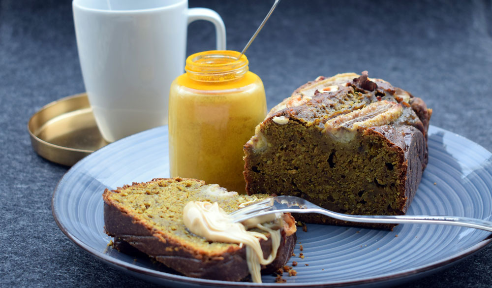 Herzhaftes Bananenbrot mit Kurkuma